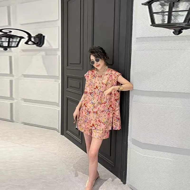 短袖上衣短裤大码女装夏季款设计感复古风格花朵两件套