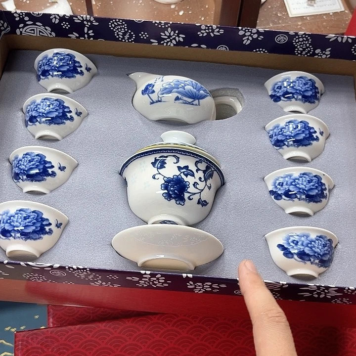 孤品茶具套装等。