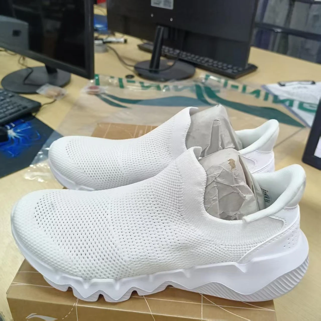 《B品以直播展示为准》左脚面微脏(X1348）李宁女子运动鞋AGCU258-2