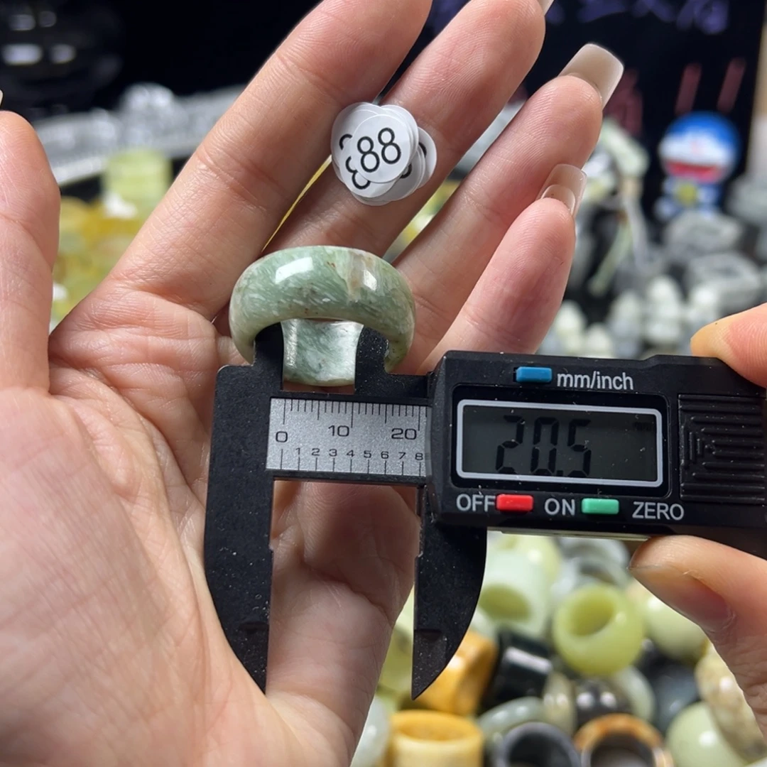 蛇纹石玉未镶嵌戒指