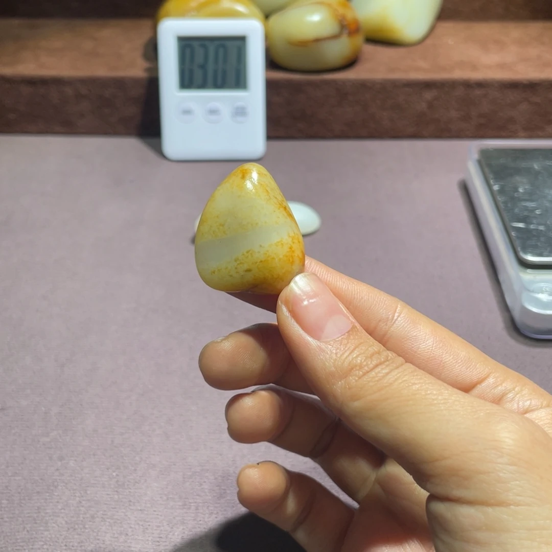 和田玉未镶嵌把件