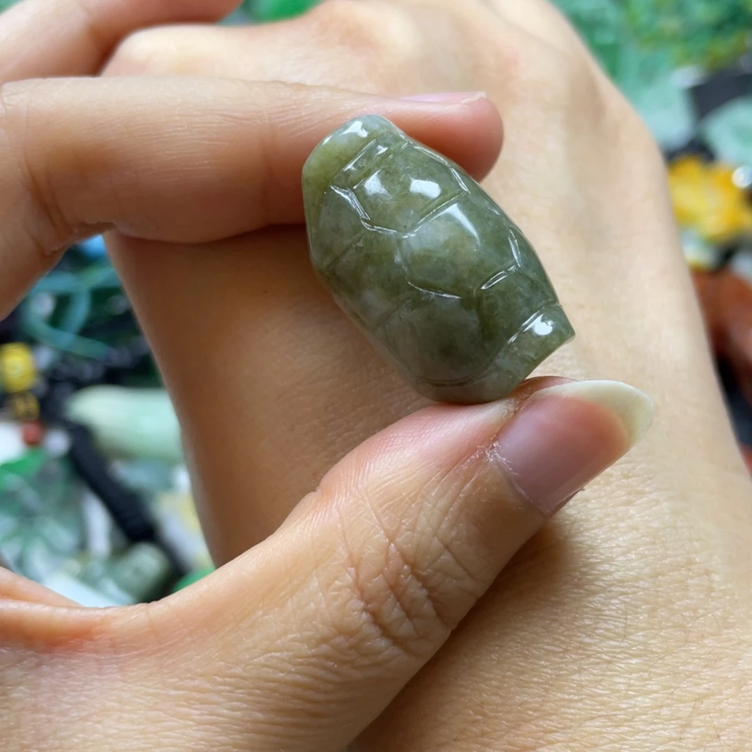 翡翠颈饰未镶嵌一**顺牌子