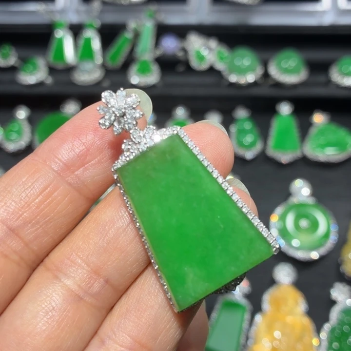 翡翠18K金镶嵌吊坠(不含链)翡翠