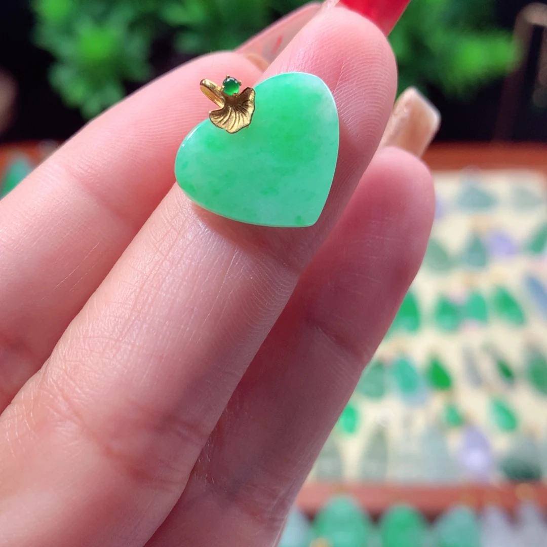 翡翠吊坠(不含链)18K金镶嵌