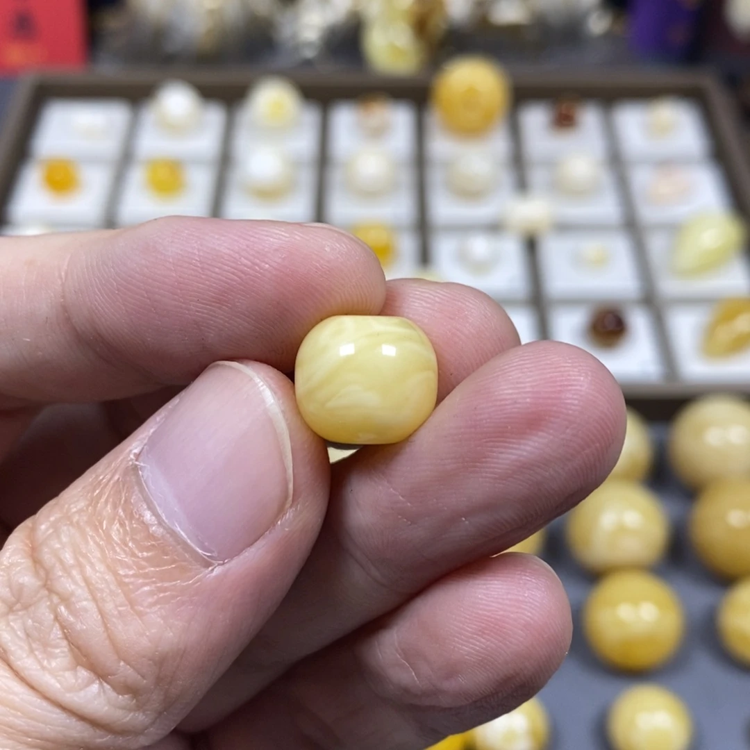 琥珀未镶嵌珠宝奇石12墩
