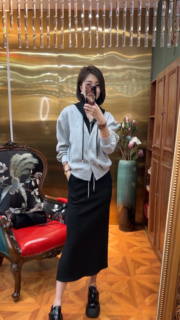 【玖园尊享】秋冬新款 时尚百搭 连帽卫衣开叉半身裙套装   8300