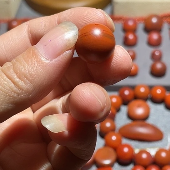 伟***大未镶嵌南红玛瑙珠宝半成品