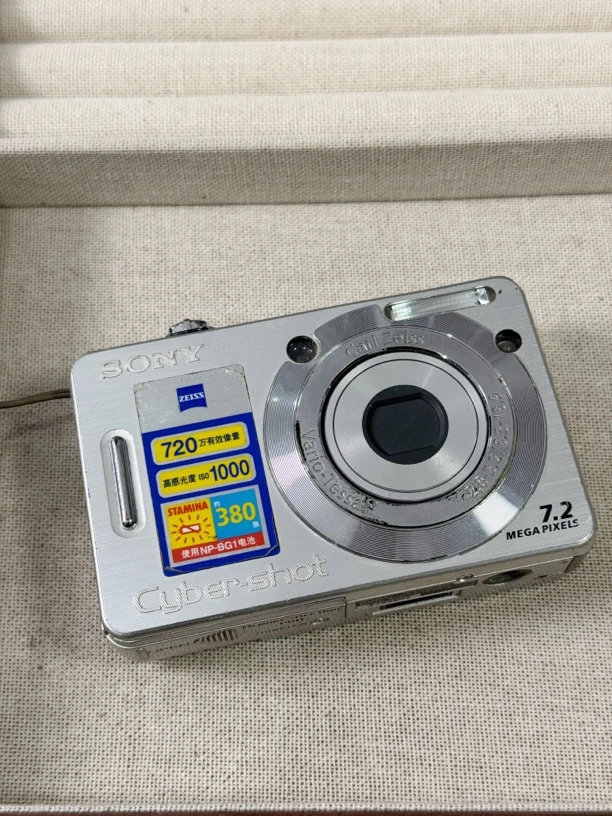 9新 Sony/索尼 w55 银色 成色一般 复古ccd数码相机