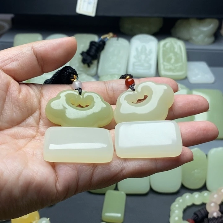 ?****?天然青海时尚祥云锁两个和无事牌两个