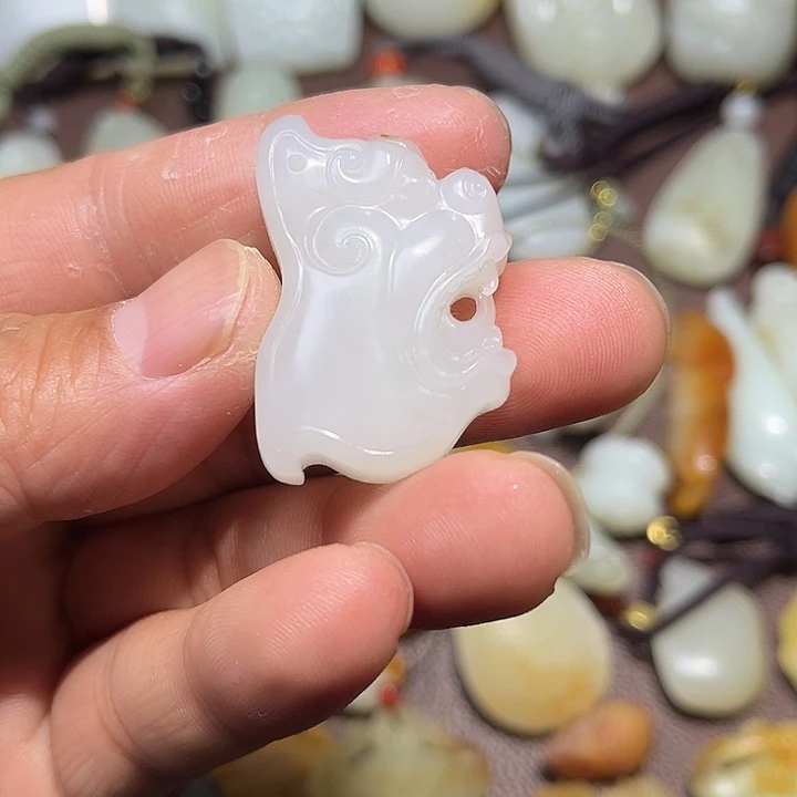 和田玉未镶嵌吊坠(不含链)