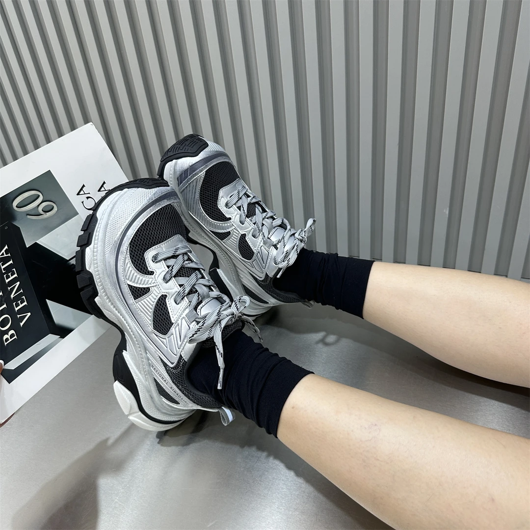 欧洲站2025秋季新款真皮复古超轻厚底老爹鞋女百搭增高运动休闲鞋