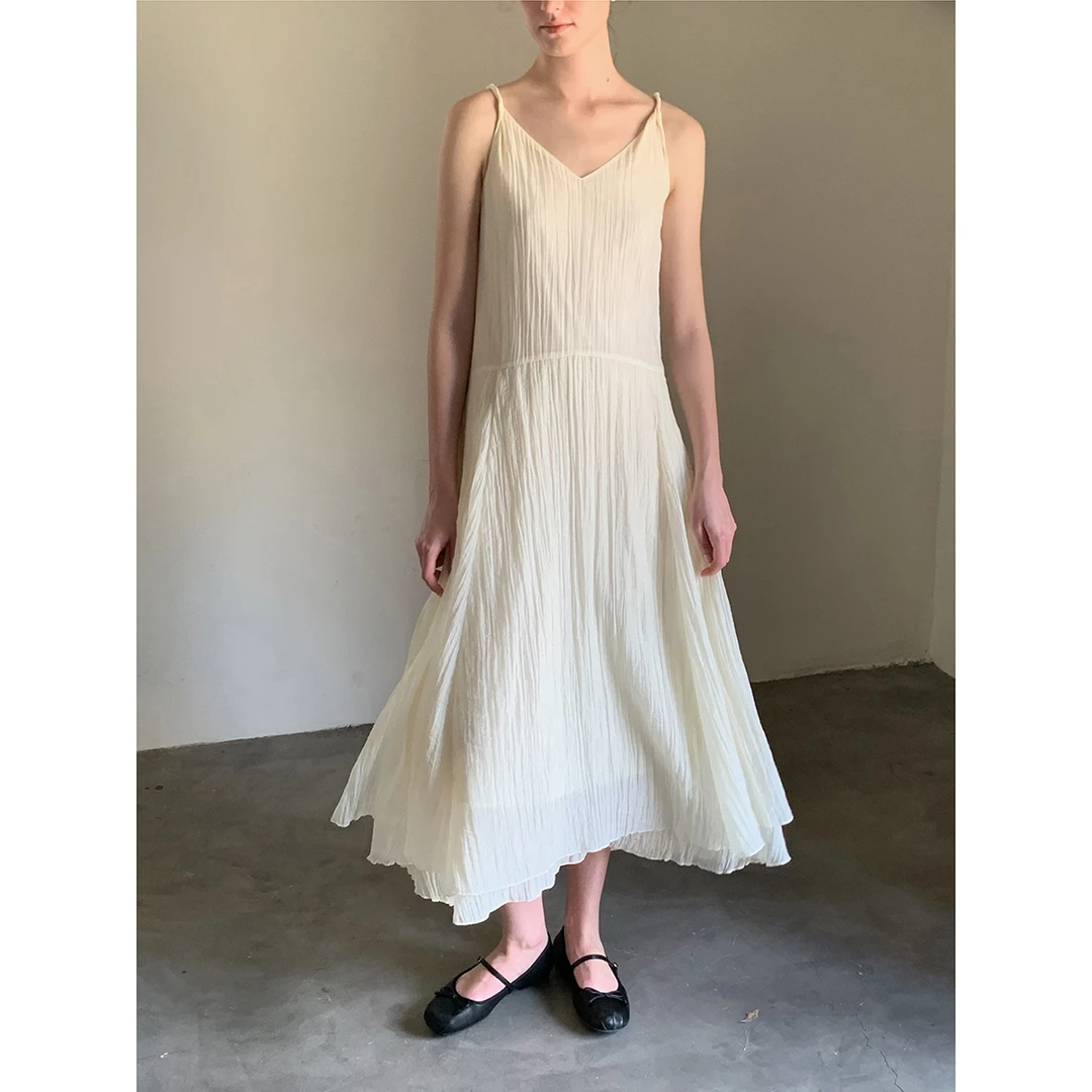 Nice people2025AW 轻盈自然褶皱 双层灵动大摆量扭结连衣裙