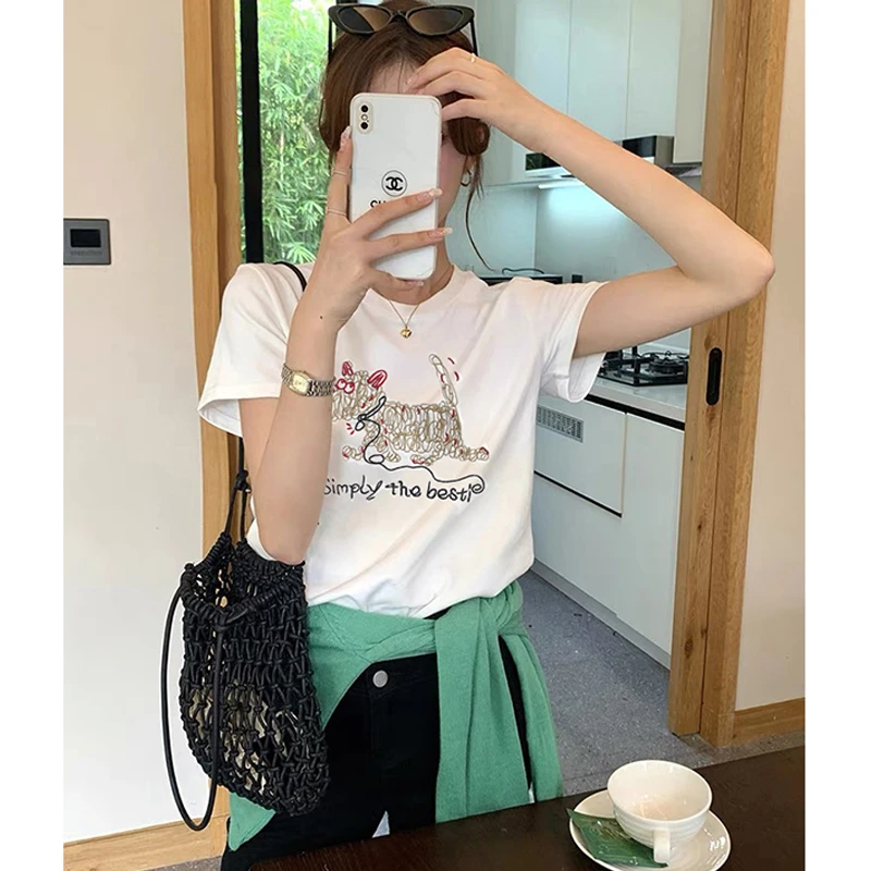 韩版简约绣花短袖t恤女2025爆款夏季上衣超好看正肩百搭显瘦体恤
