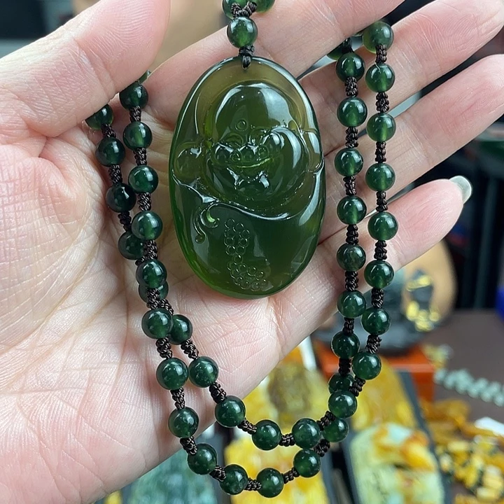 蛇纹石玉未镶嵌颈饰