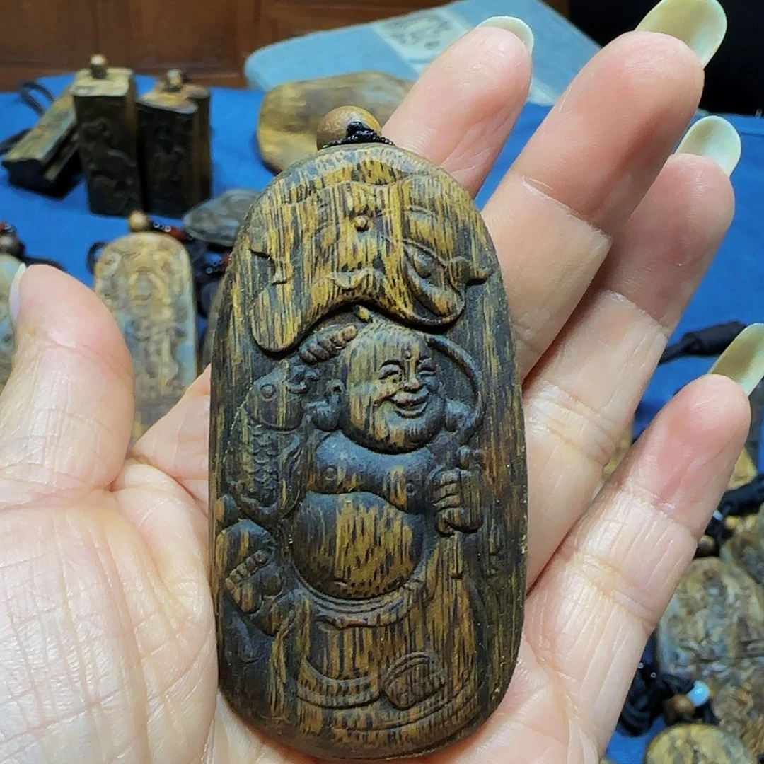 沉香碎屑沉香海南白奇乌身老料渔佛带绳19克