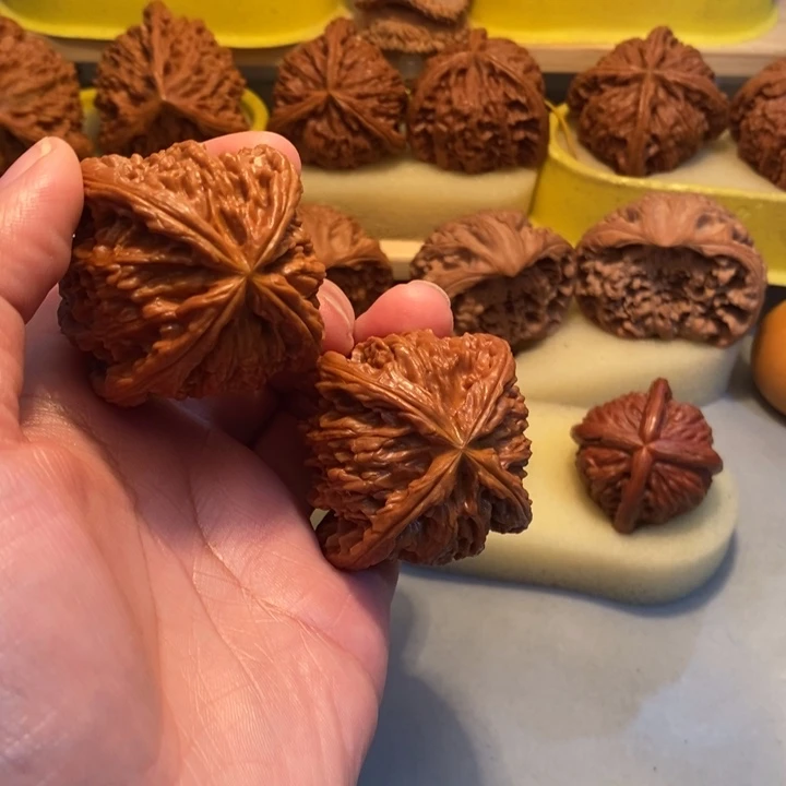 他***丶文玩核桃吊坠hhjjjnnn