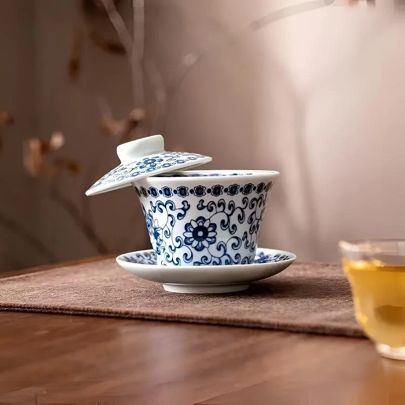 青花缠枝莲悬停盖碗305