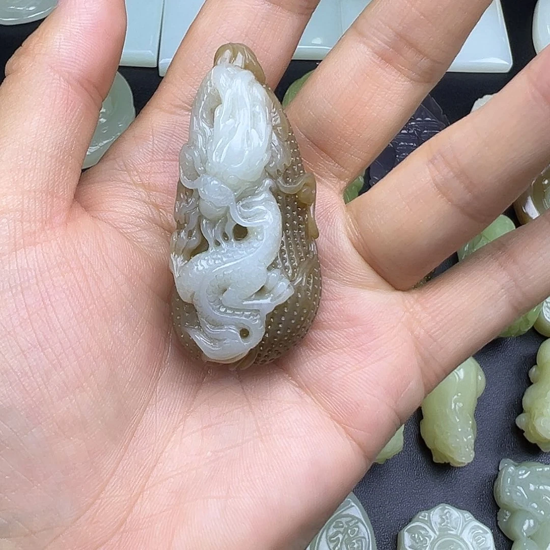 和田玉未镶嵌吊坠(赠链)笑*沨