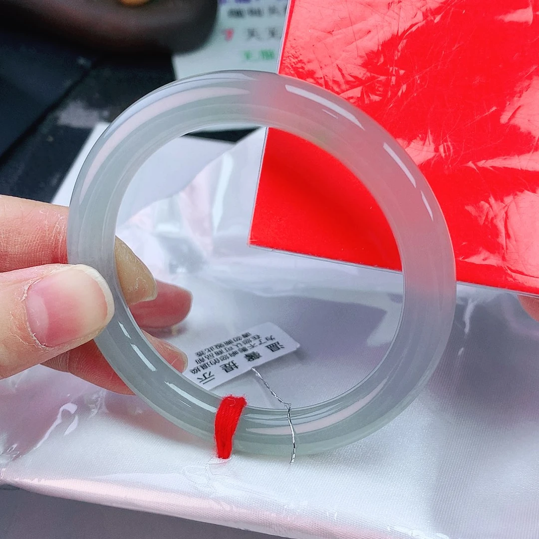 翡翠手镯未镶嵌54圈