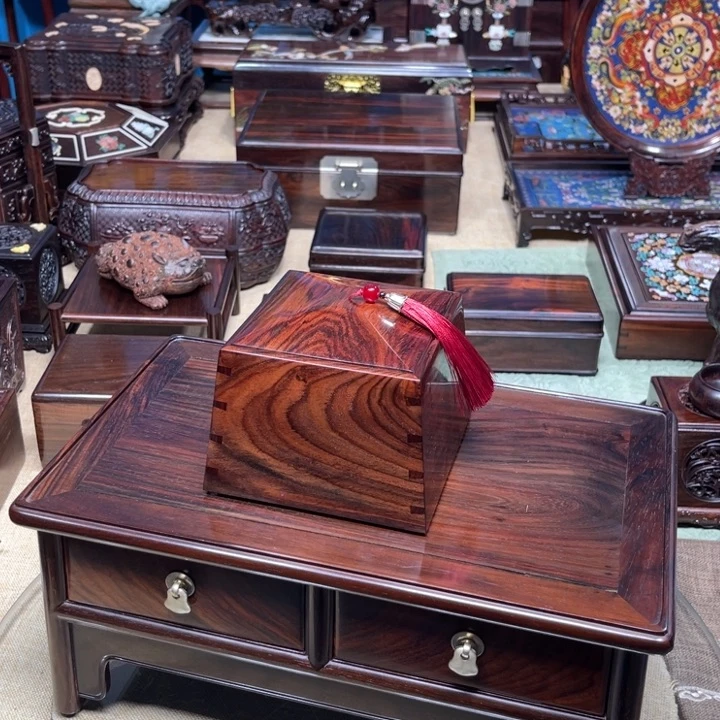 紫檀木类成套家具