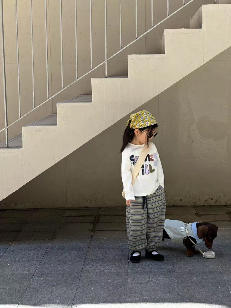 小思家2025年早秋新款女童韩版休闲字母体恤条纹休闲裤套装