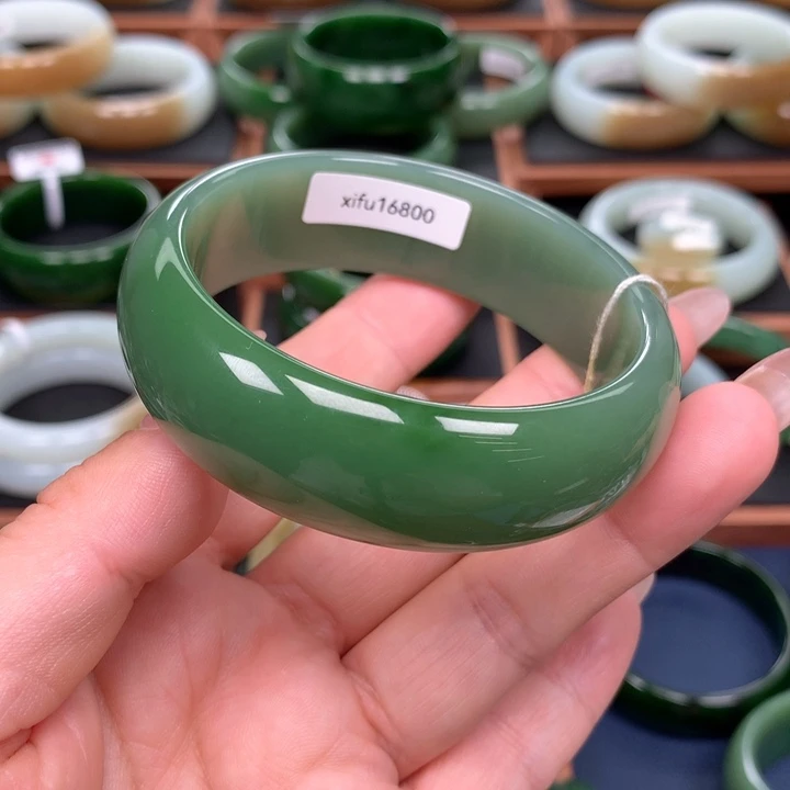 和田玉（碧玉）手镯未镶嵌k***梁57圈口