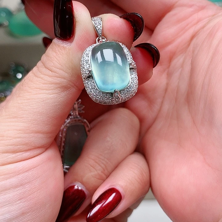 蛇纹石玉吊坠银S925镶嵌一**尘