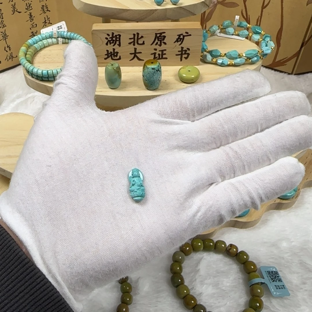 绿松石未镶嵌雕刻件14