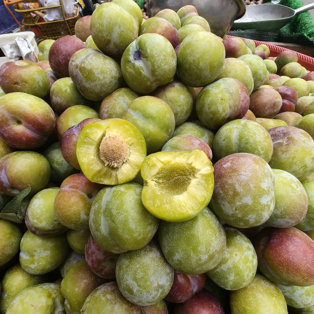 半边红空心李脱骨李现摘发货