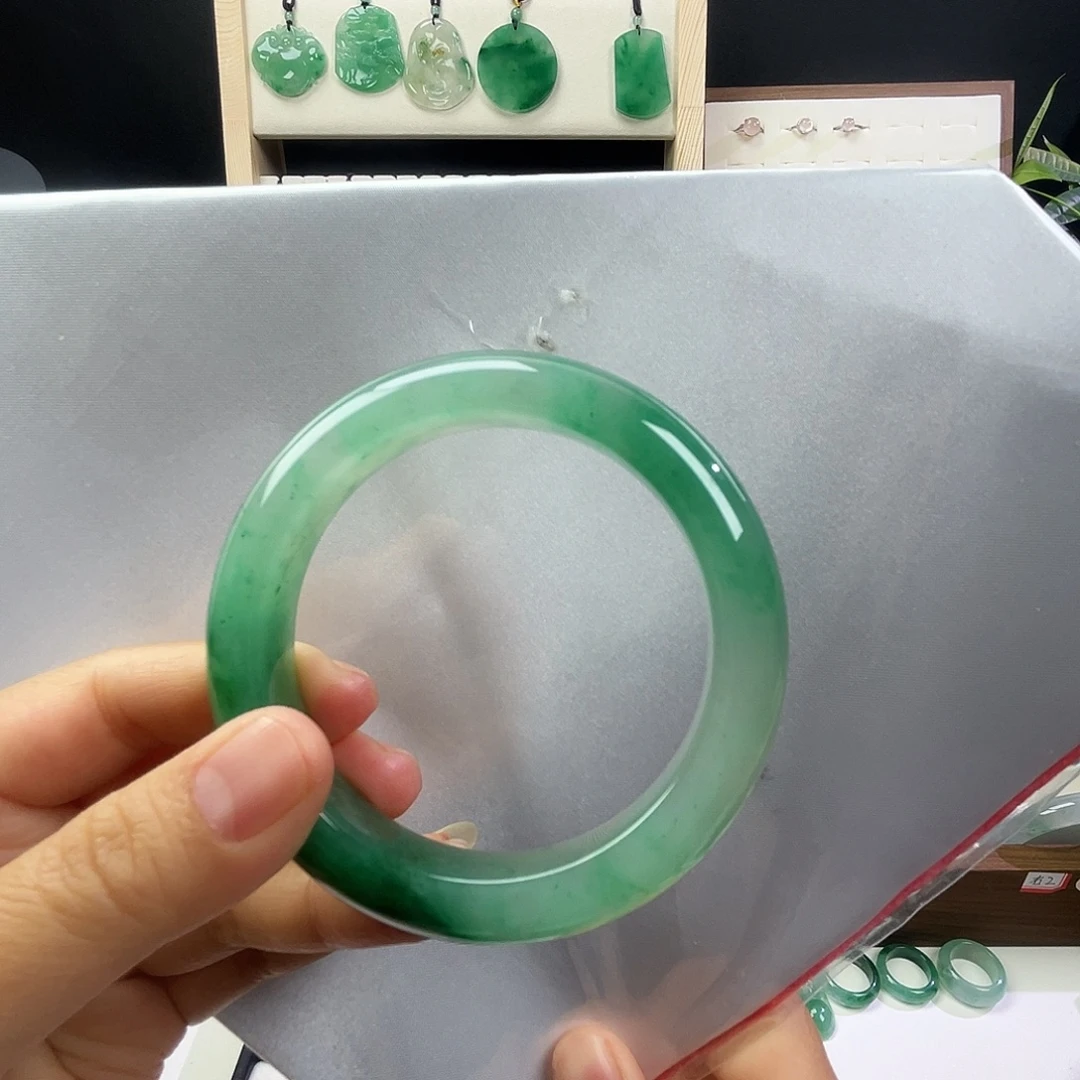 石英质玉未镶嵌手镯54.7