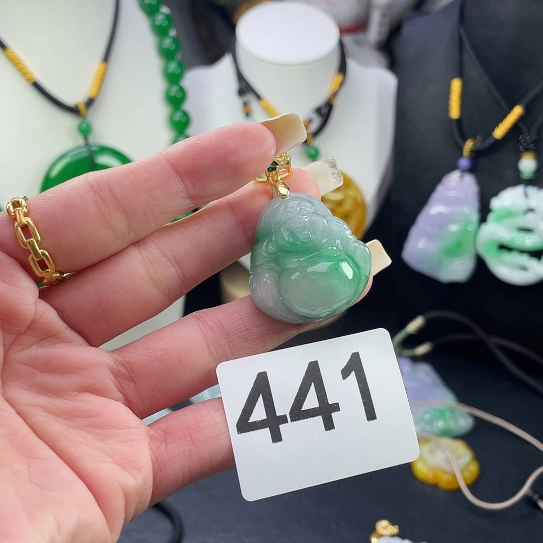 翡翠未镶嵌吊坠(赠链)