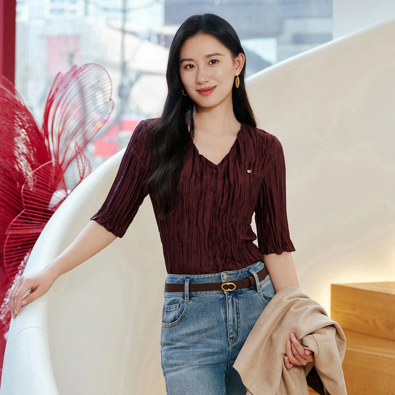 EP雅莹2025新款女装 褶艺修身收腰显瘦短袖V领瘦瘦衬衫2248A