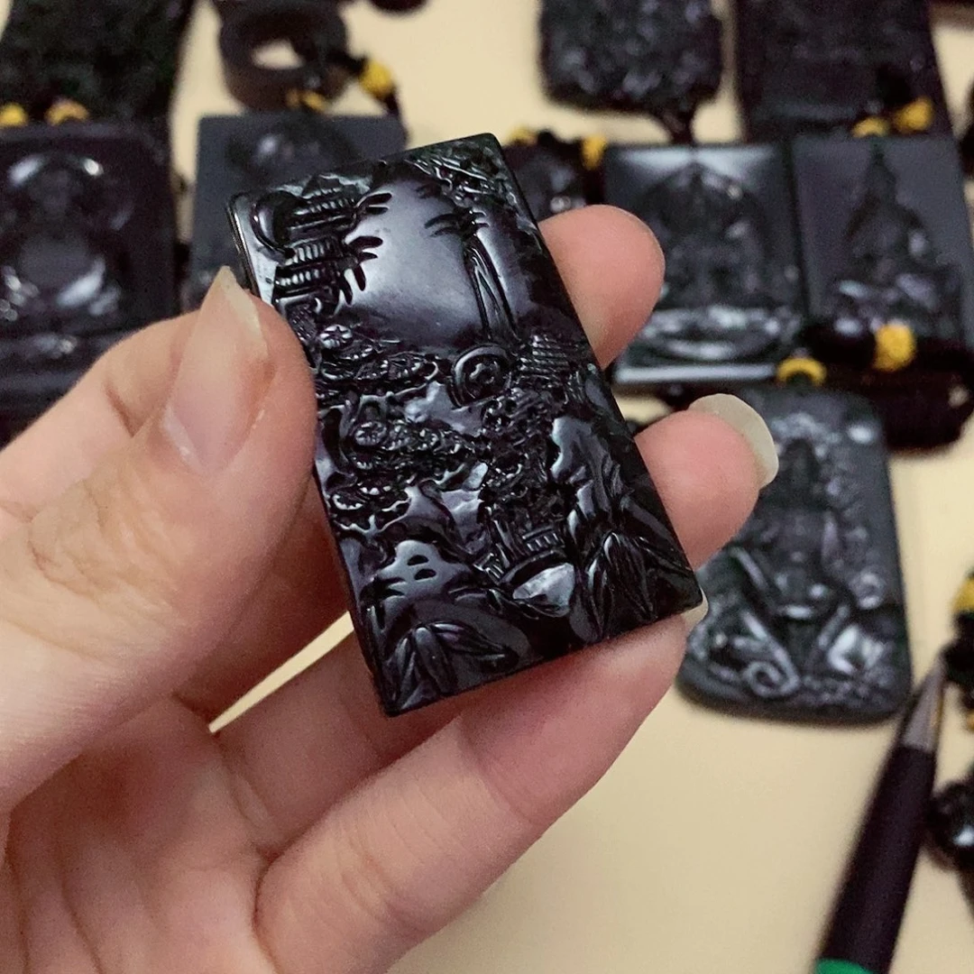 翡翠挂件未镶嵌翡翠