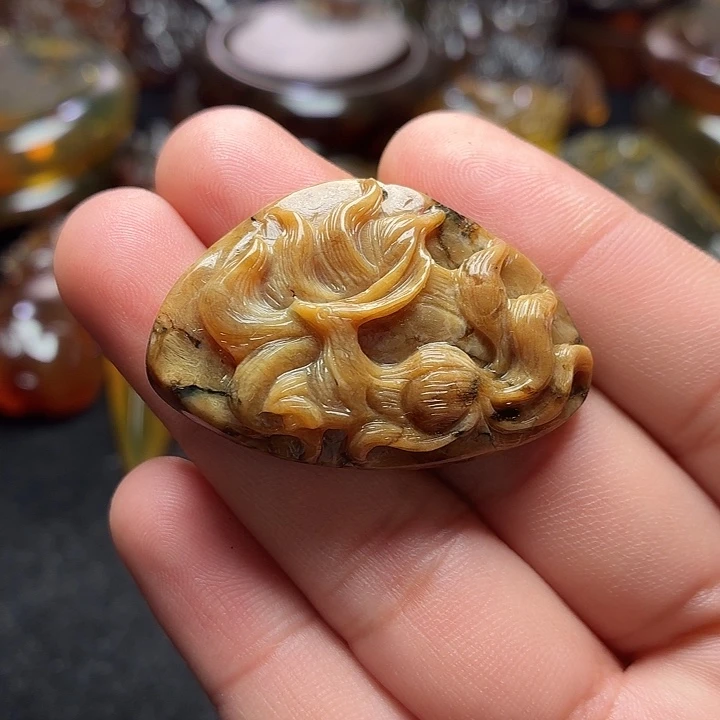 琥珀未镶嵌裸石129