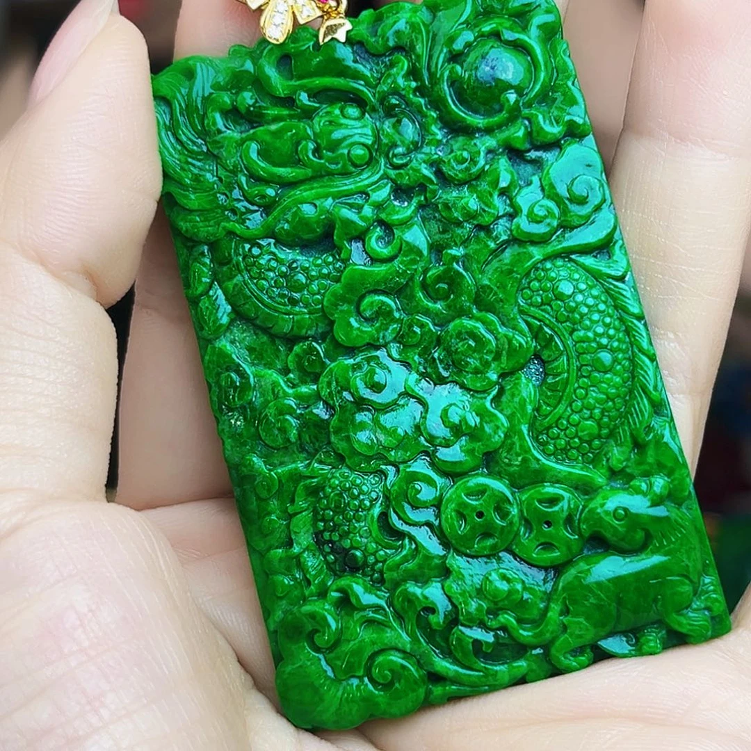 翡翠18K金镶嵌颈饰多样性
