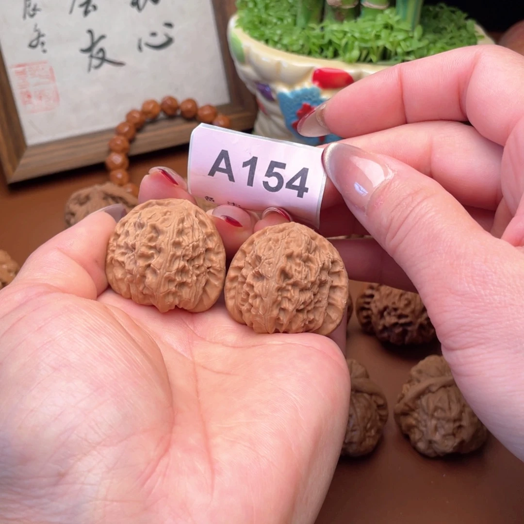 文玩核桃把件白狮子36