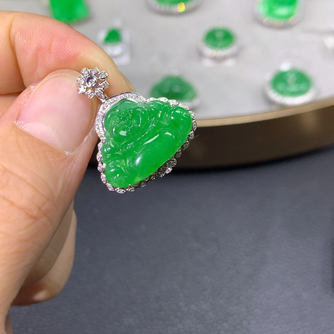 翡翠颈饰18K金镶嵌翡翠