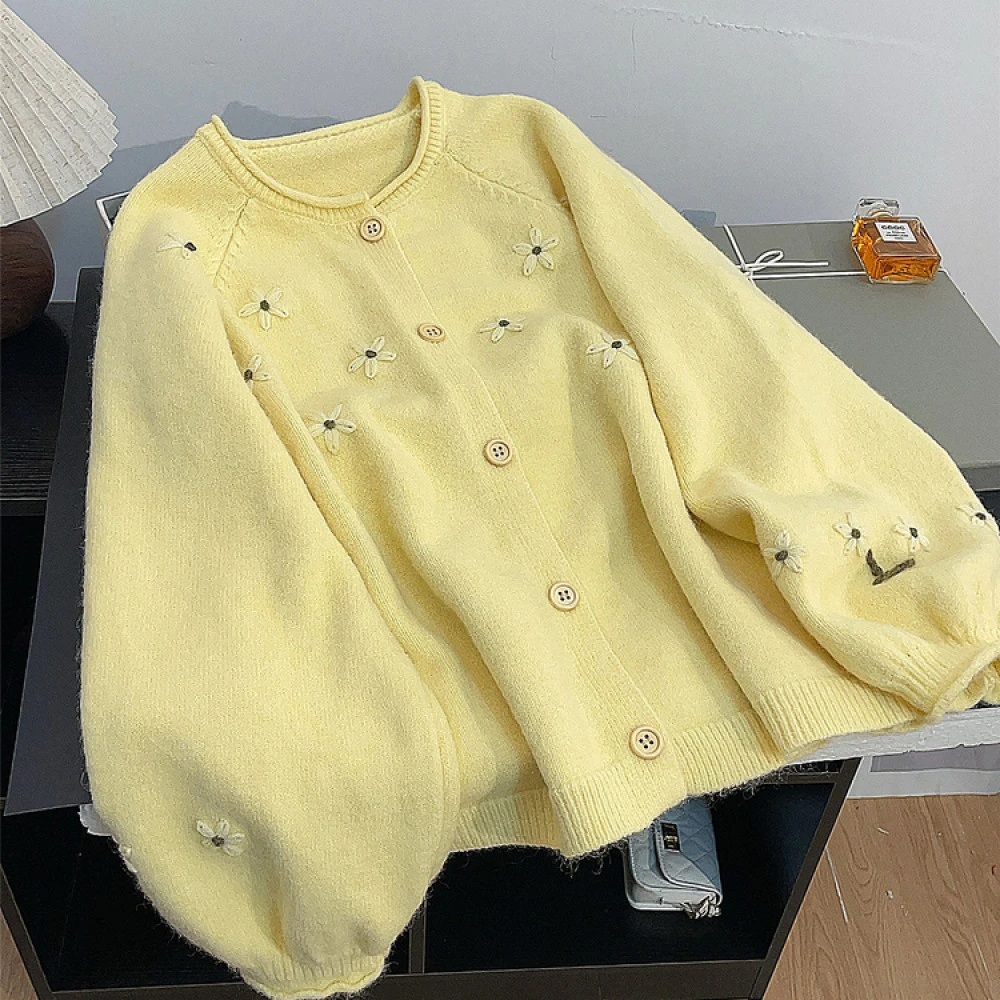 重工立体花朵黄色小香风减龄2025秋冬季毛衣卷边长袖针织开衫女装