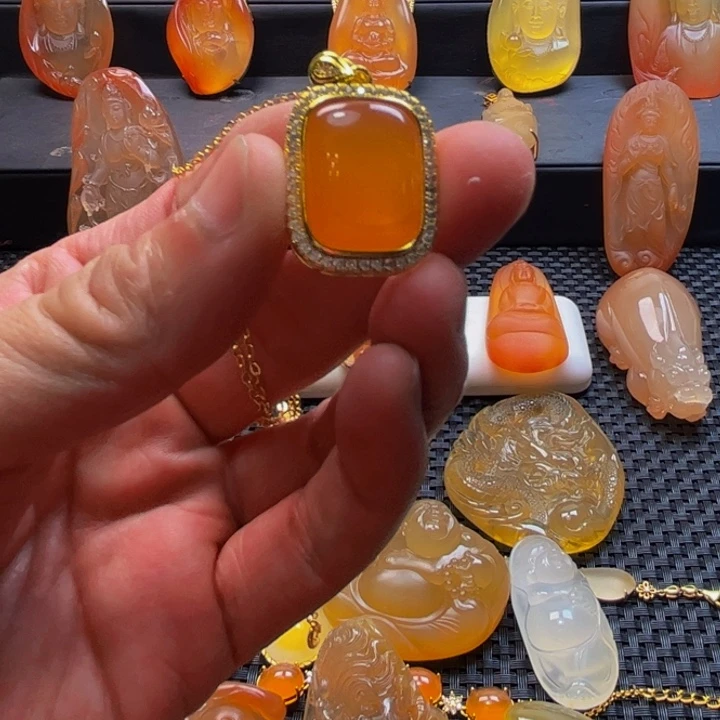 遇***你石英质玉吊坠未镶嵌