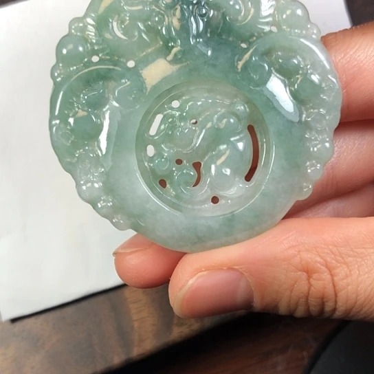 翡翠未镶嵌颈饰缅甸A货，每天下午1点半开播