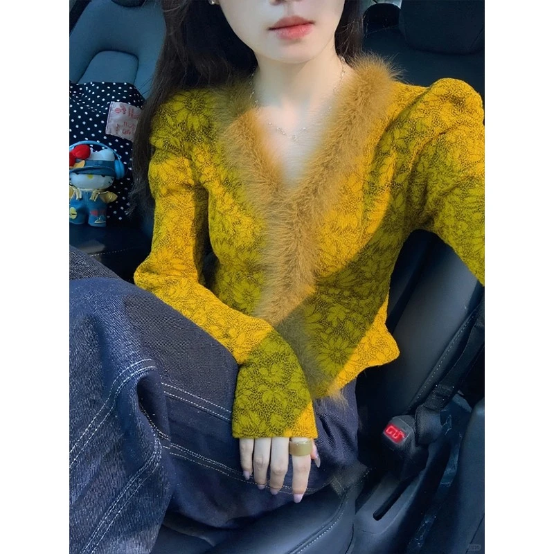 秋冬法式黄色v领蕾丝打底衫女内搭拼接显瘦长袖上衣