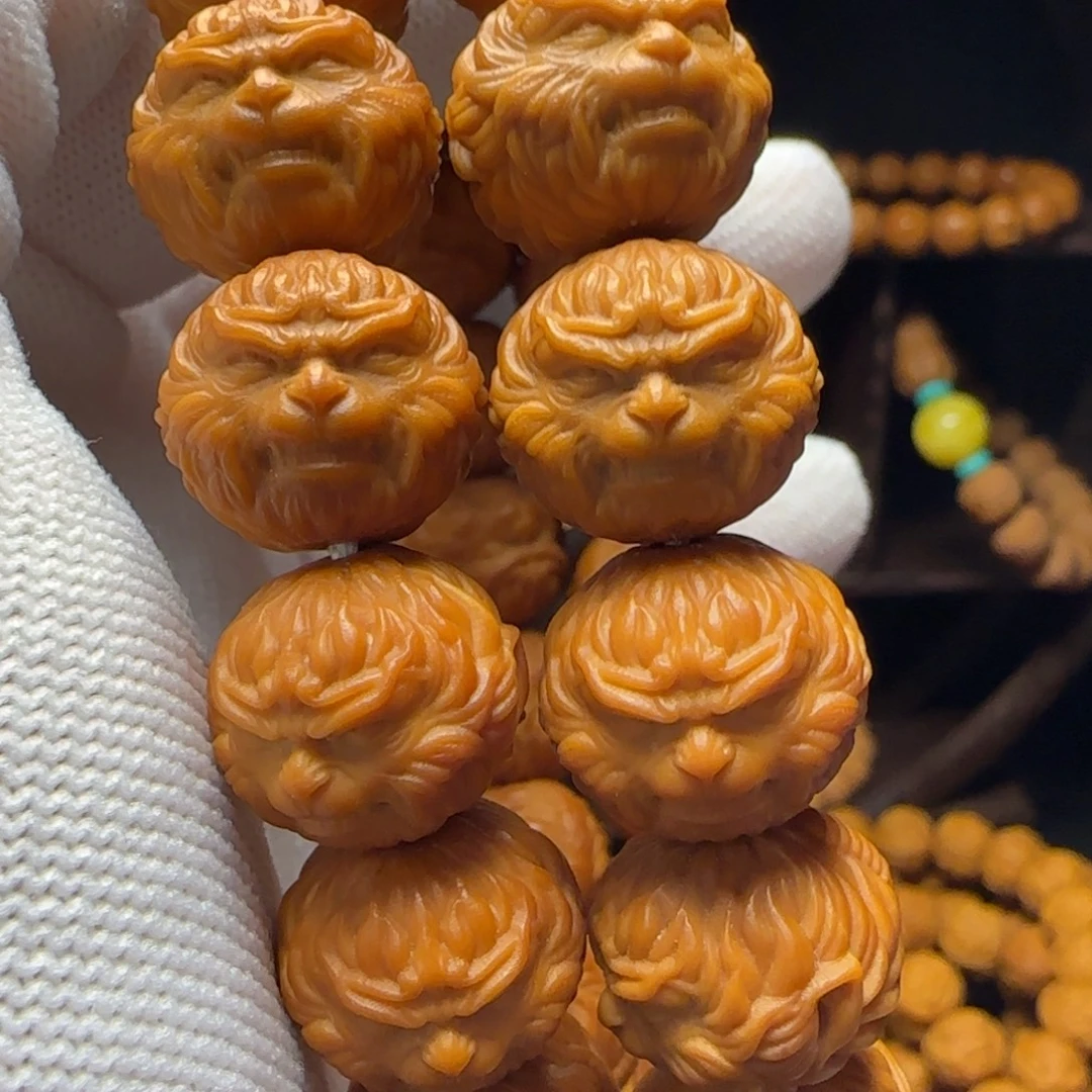 胡***憨猴头核桃吊坠猴头