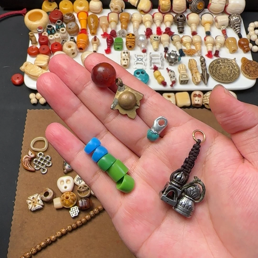 树脂制品李**铎念珠配饰