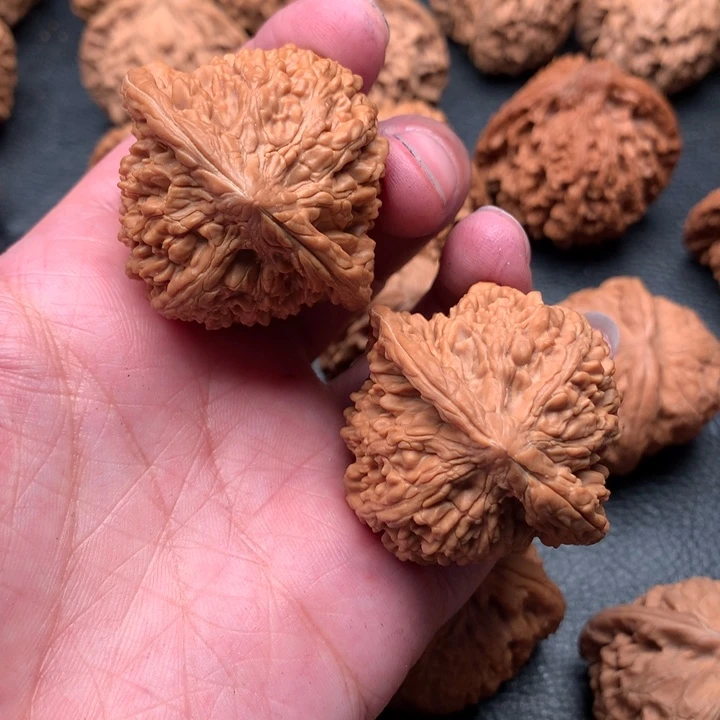 文玩核桃吊坠超****?狮子头