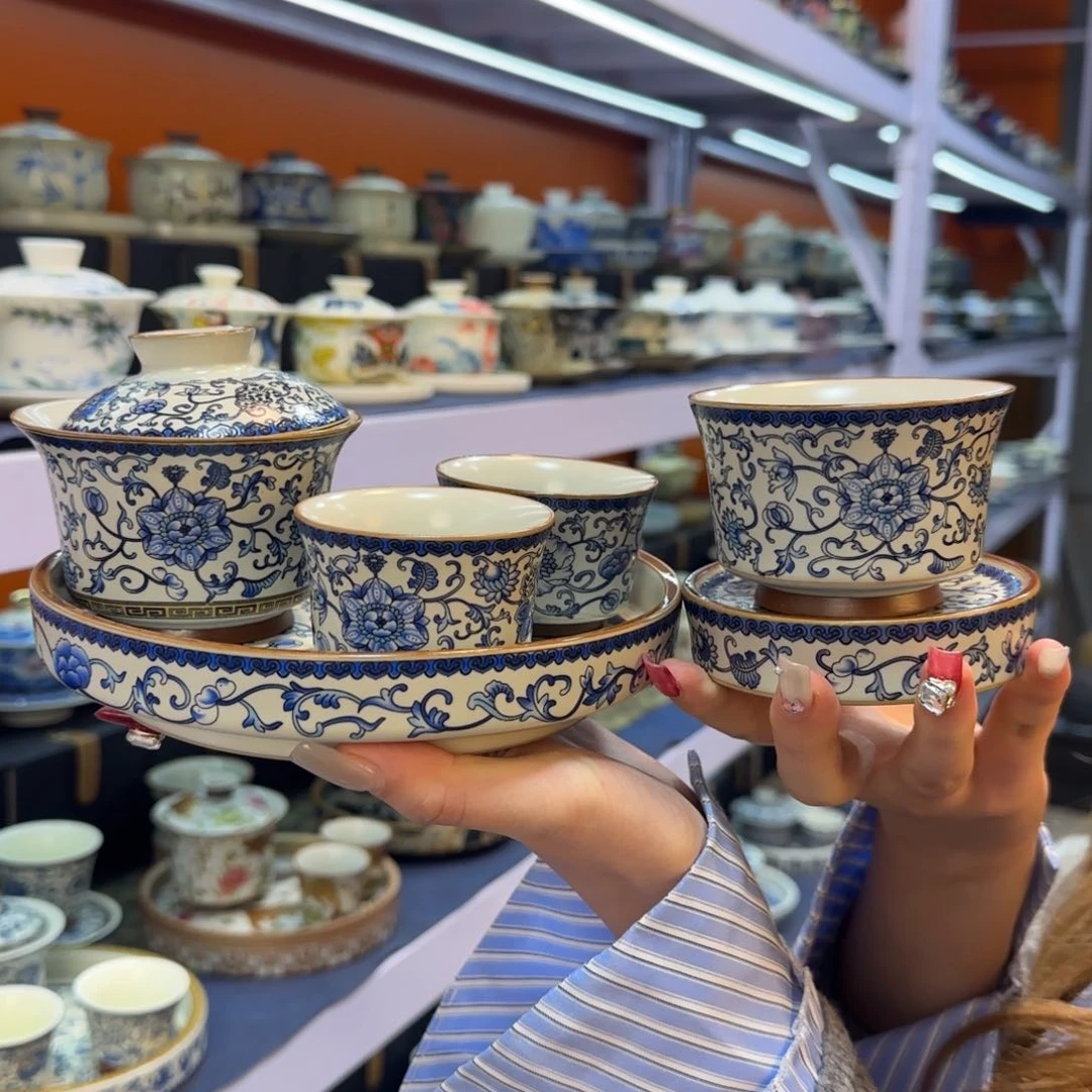 我在外面吃饭呢你在