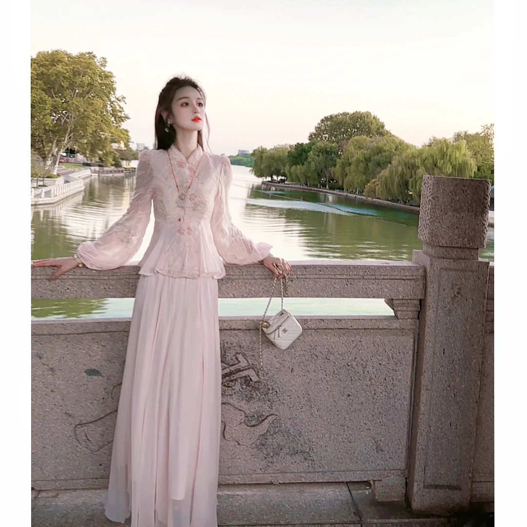 【小桃风】新中式温柔风重工刺绣粉色套装女秋季新款上衣半裙