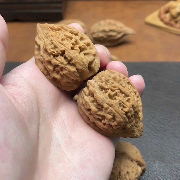 吊坠文玩核桃高尖大沽石