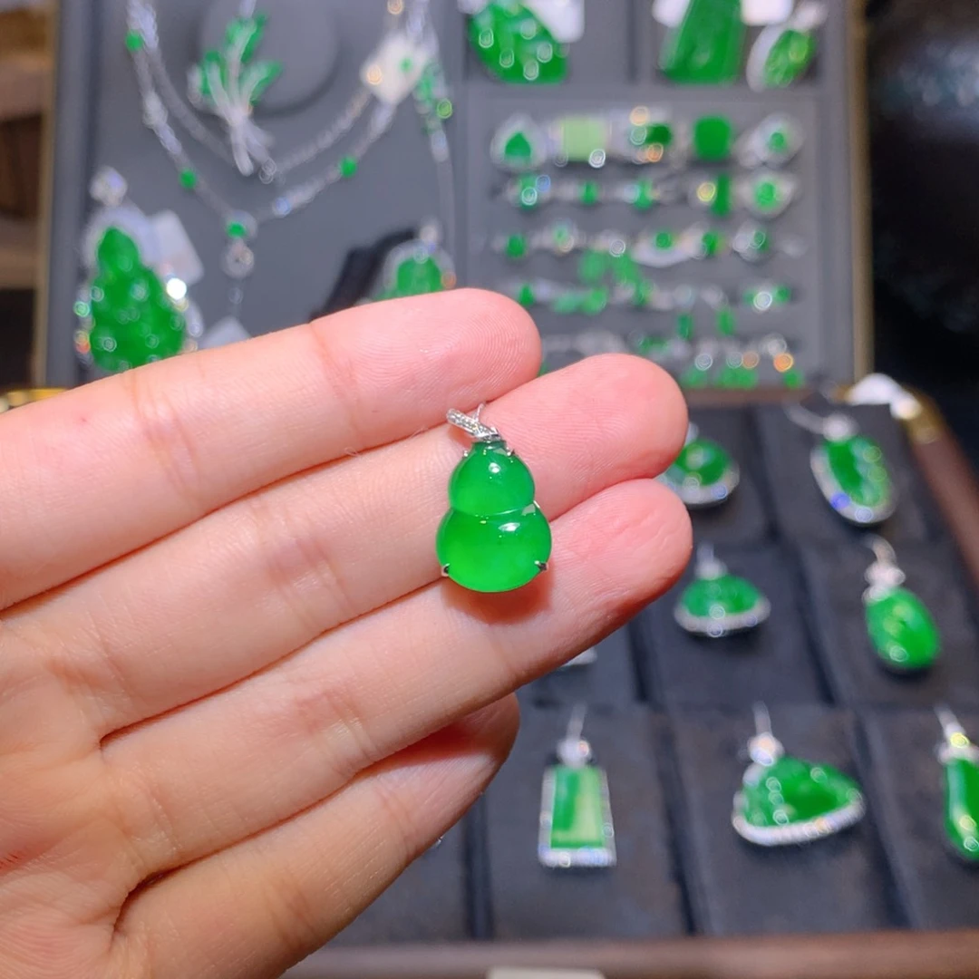 吊坠(不含链)18K金镶嵌翡翠葫芦吊坠