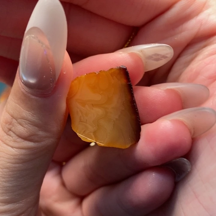 用***5定制琥珀未镶嵌蜜蜡