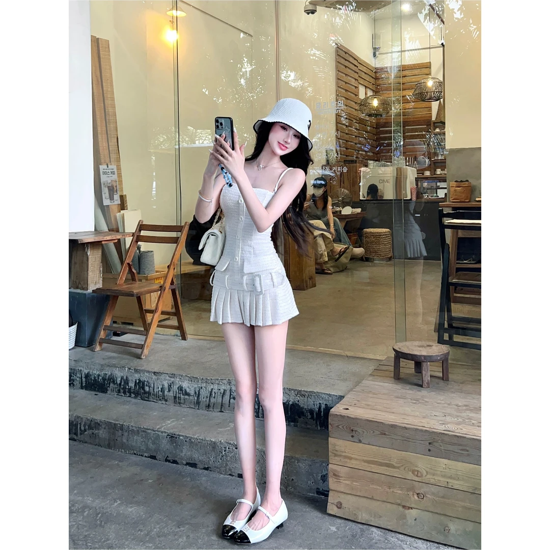 财阀千金2025夏季新款微弹小香气质名媛吊带掐腰百褶连衣裙短裙